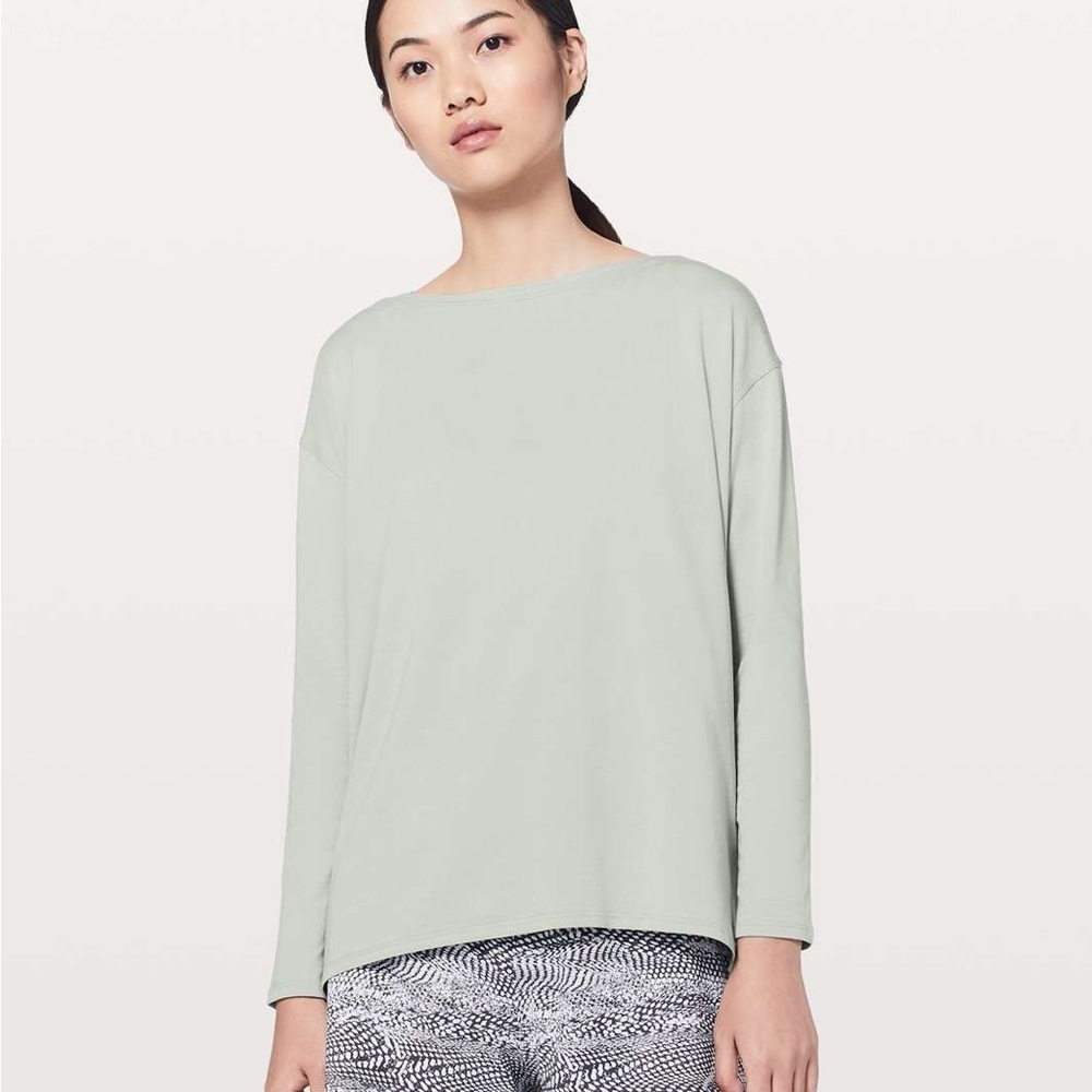 Lululemon Back In Action
Long Sleeve Jade Grey
